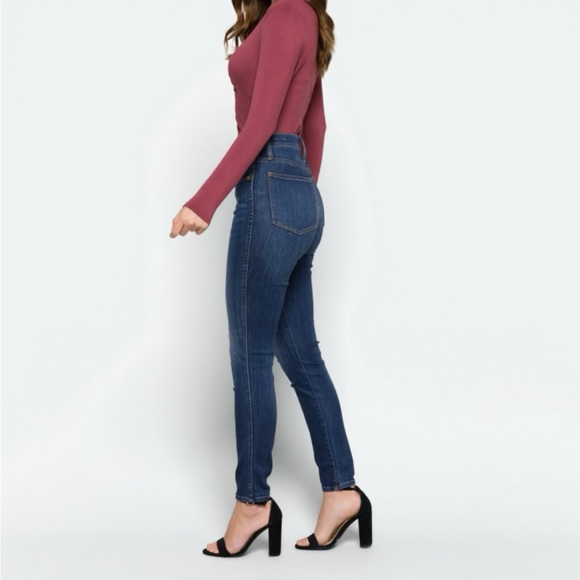 Madewell | 10” Eco High Rise Skinny Jean - Picture 9 of 10